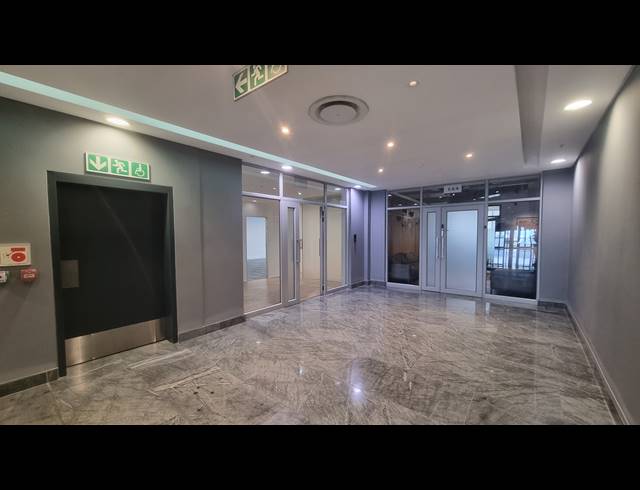148M² OFFICE TO LET IN SEA POINT